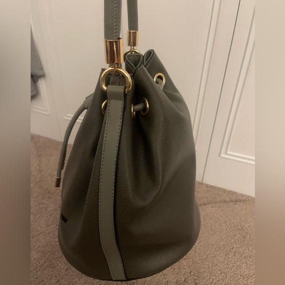 Large Bucket Bag W/Wallet & Crossbody Strap - Picture 2 of 6